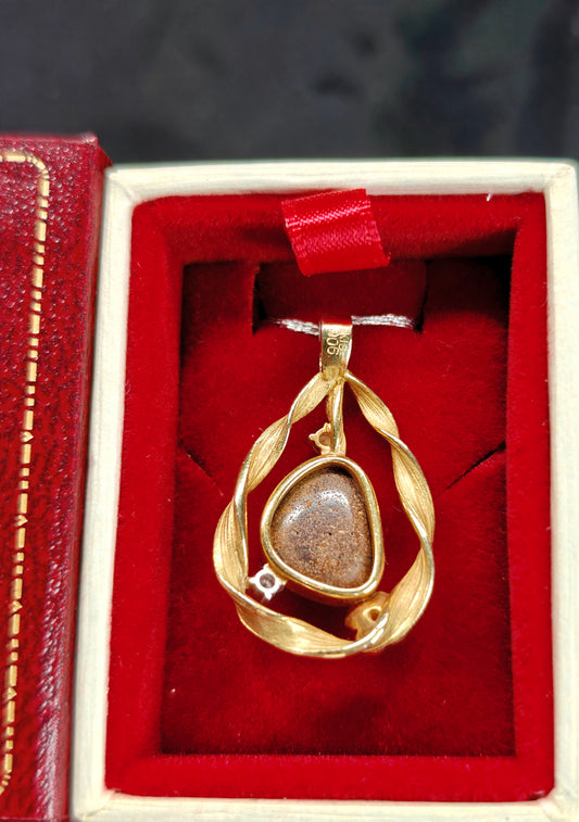 18K Austrialian boulder opal pendant